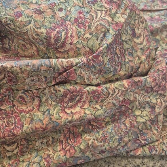 Fabric, Peter Pan Fabrics, Muted Colorful Floral Print Cotton 45" wide x 3 yds - Picture 1 of 5